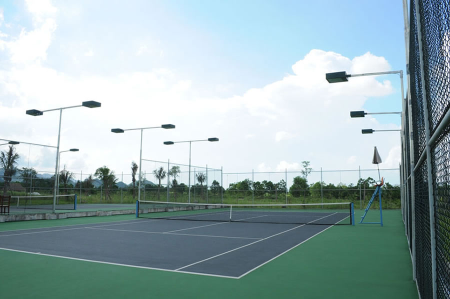 Thi công hệ thống đèn điện sân pickleball, cầu lông, bóng chuyền, bóng rổ